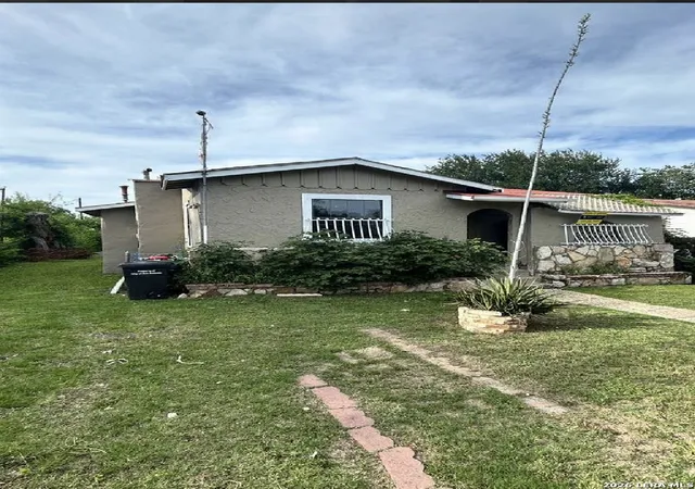 16th image of 627 Bexar Dr, San Antonio, TX 78228 | MLS# 1995740