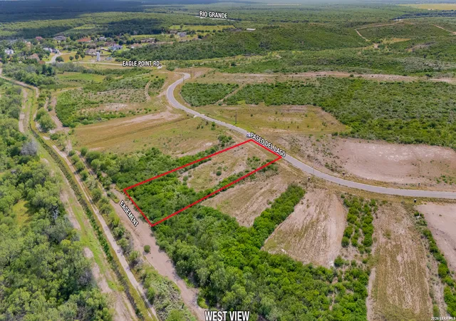 2nd image of 270 Paseo Del Lago, Eagle Pass, TX 78852 | MLS# 1995777