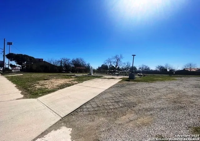 Photo 1 of Land for sale at 2122 E Southcross Blvd, San Antonio, TX 78223 | MLS# 1995781 | Listing updated on 2026-07-11