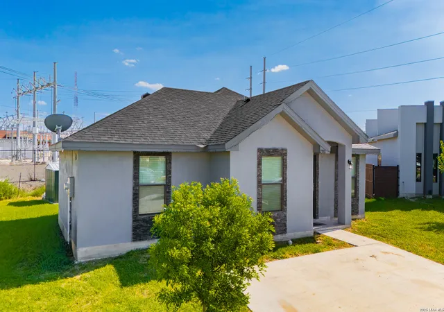 2nd image of 2388 Oak Breeze Circle, Eagle Pass, TX 78852 | MLS# 1995783