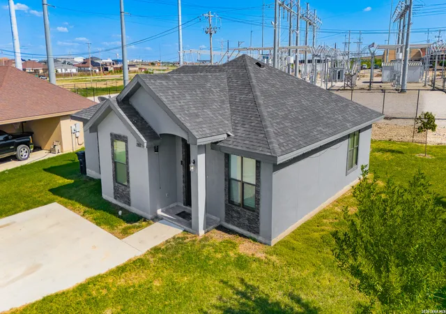4th image of 2388 Oak Breeze Circle, Eagle Pass, TX 78852 | MLS# 1995783