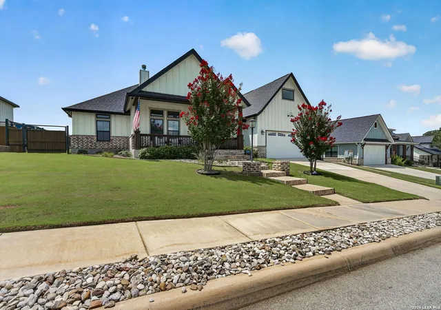 2nd image of 109 Bayberry Ct, La Vernia, TX 78121 | MLS# 1995792