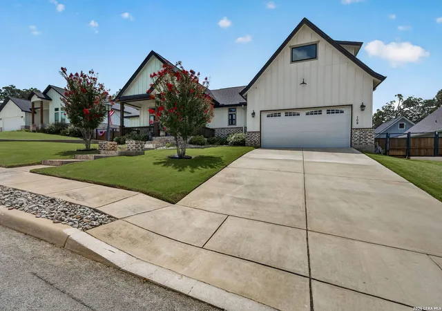3rd image of 109 Bayberry Ct, La Vernia, TX 78121 | MLS# 1995792