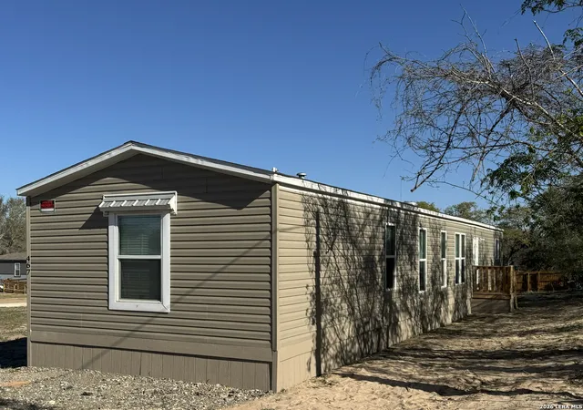 Photo 2 of Sale Pending at 467 Duke Rd, San Antonio, TX 78264 | MLS# 1995841 | Listing updated on 2026-08-24