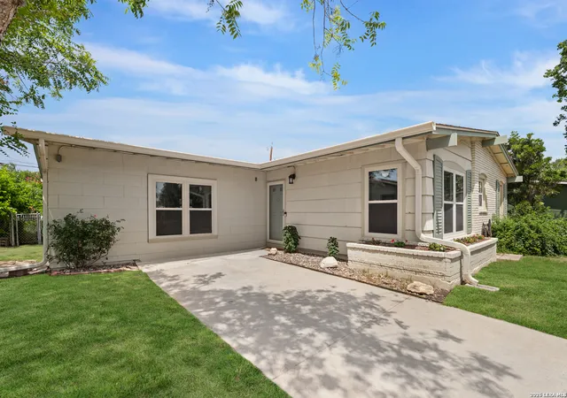 Photo 3 of Sale Pending at 107 Shropshire Dr, San Antonio, TX 78217 | MLS# 1995843 | Listing updated on 2026-08-15