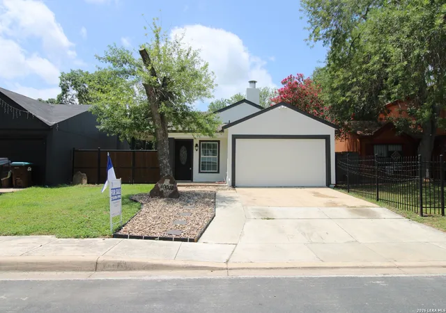 Homes for sale in San Antonio, TX | 10002 Birch Field Dr, San Antonio, TX 78245 | MLS# 1995853