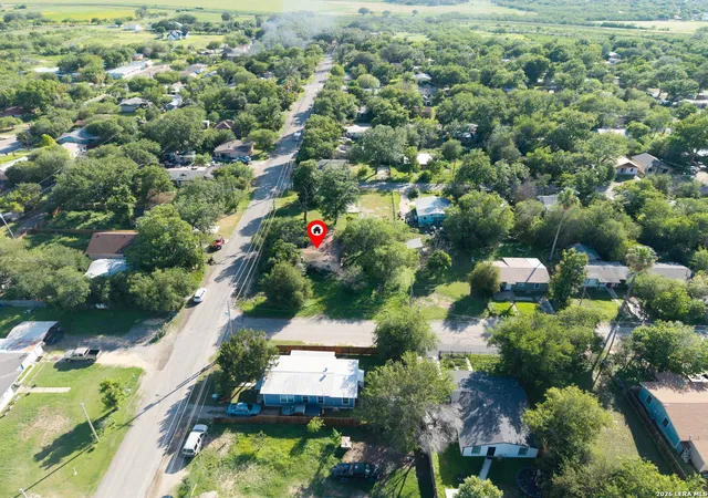 2nd image of 704 Cargile St, Uvalde, TX 78801 | MLS# 1995880
