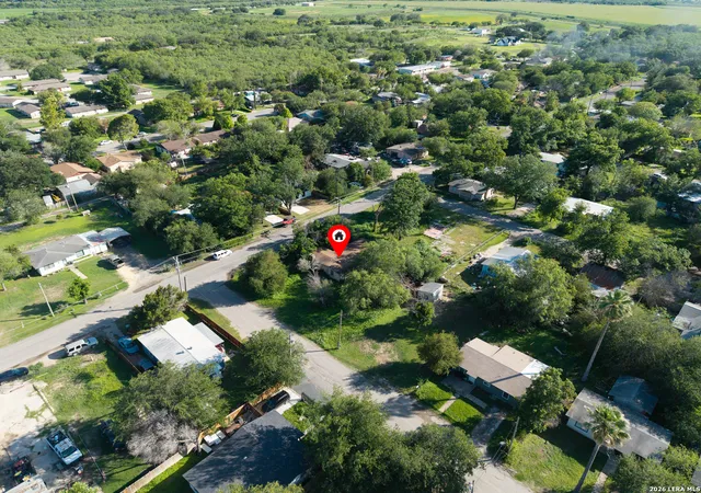 3rd image of 704 Cargile St, Uvalde, TX 78801 | MLS# 1995880