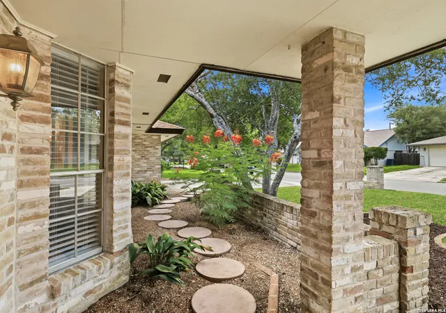 2nd image of 418 Crestwind Dr, Windcrest, TX 78239 | MLS# 1995909