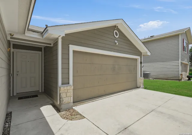 Photo 3 of Single family home for sale at 831 Six Iron, San Antonio, TX 78221 | MLS# 1995939 | Listing updated on 2026-09-17