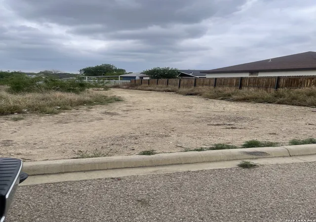 2nd image of 2522 De Leon Dr, Eagle Pass, TX 78852 | MLS# 1996007