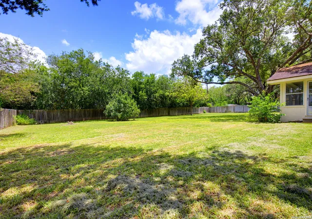Homes for sale in Beeville, TX | 5164 Star Trek Dr, Beeville, TX 78102 | MLS# 1996016