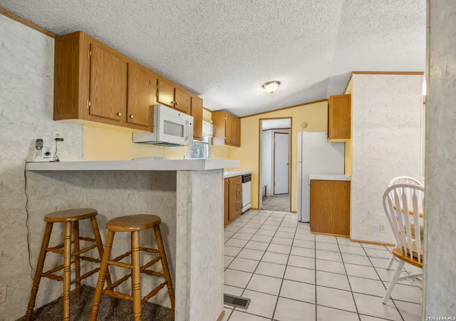 5th image of 180 Ceniso Cir, Spring Branch, TX 78070 | MLS# 1996047