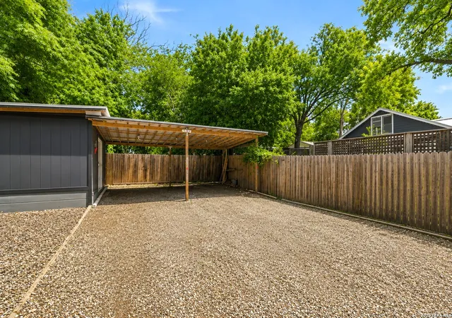 5th image of 953 Myrta, Kerrville, TX 78028 | MLS# 1996075