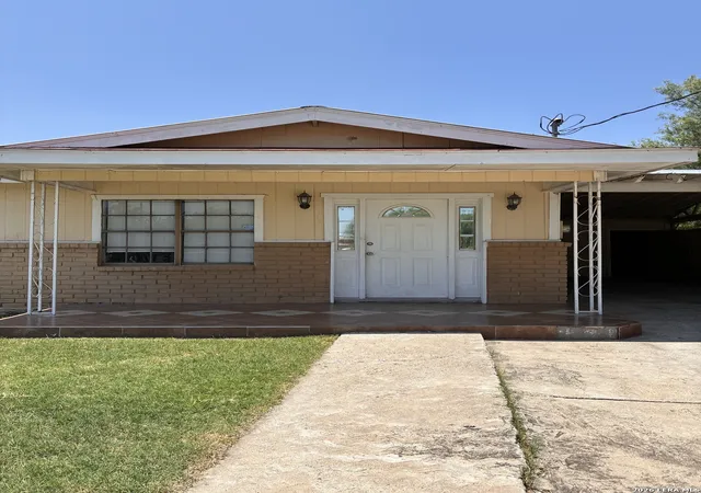 2nd image of 1398 Wilson St, Eagle Pass, TX 78852 | MLS# 1996082