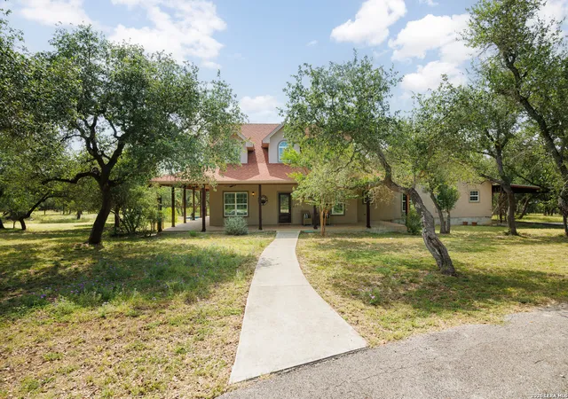 Photo 3 of Sale Pending at 2471 Oak Run Dr, Wimberley, TX 78676 | MLS# 1996104 | Listing updated on 2026-08-19