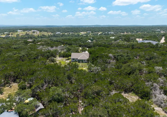4th image of 2295 Tanglewood Trl, Spring Branch, TX 78070 | MLS# 1996114