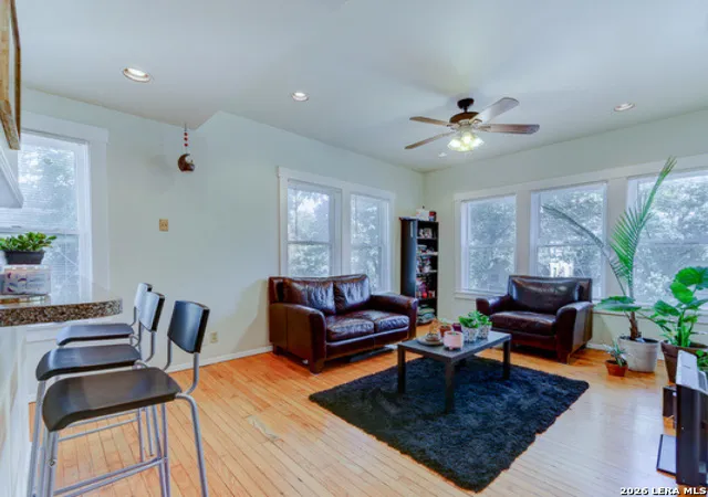 Photo 3 of Multi family home for sale at 400 W Lynwood Ave, San Antonio, TX 78212 | MLS# 1996134 | Listing updated on 2026-09-09