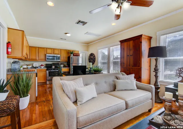 Photo 4 of Multi family home for sale at 400 W Lynwood Ave, San Antonio, TX 78212 | MLS# 1996134 | Listing updated on 2026-09-09