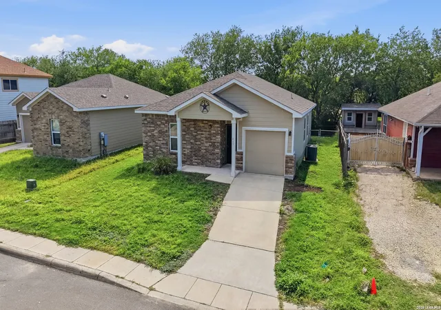Photo 3 of Single family home for sale at 427 Precious, San Antonio, TX 78237 | MLS# 1996142 | Listing updated on 2026-06-29
