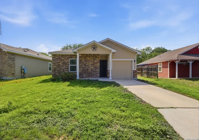 Photo 4 of Single family home for sale at 427 Precious, San Antonio, TX 78237 | MLS# 1996142 | Listing updated on 2026-06-29