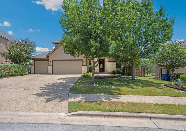 Photo 4 of Sale Pending at 32224 Tamarind Bnd, Bulverde, TX 78163 | MLS# 1996144 | Listing updated on 2026-08-11