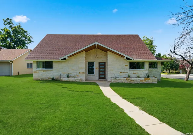 Photo 1 of Single family home for sale at 118 S Gardenview, Castle Hills, TX 78213 | MLS# 1996202 | Listing updated on 2026-09-03