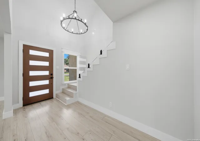 Photo 3 of Single family home for sale at 118 S Gardenview, Castle Hills, TX 78213 | MLS# 1996202 | Listing updated on 2026-09-03