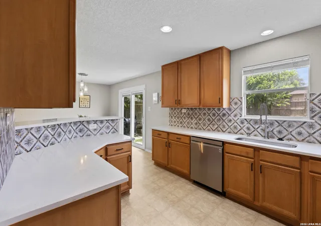 Photo 1 of Single family home for sale at 5747 Columbia Dr, Cibolo, TX 78108 | MLS# 1996240 | Listing updated on 2026-09-14