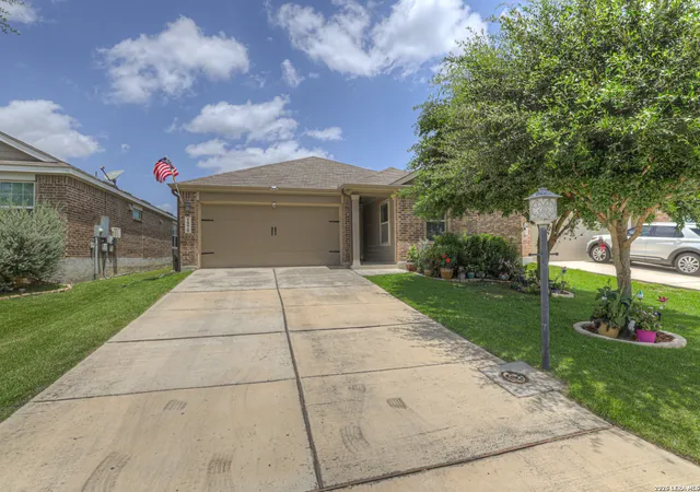 Photo 2 of Single family home for sale at 1970 Rising Sun, New Braunfels, TX 78130 | MLS# 1996252 | Listing updated on 2026-10-10