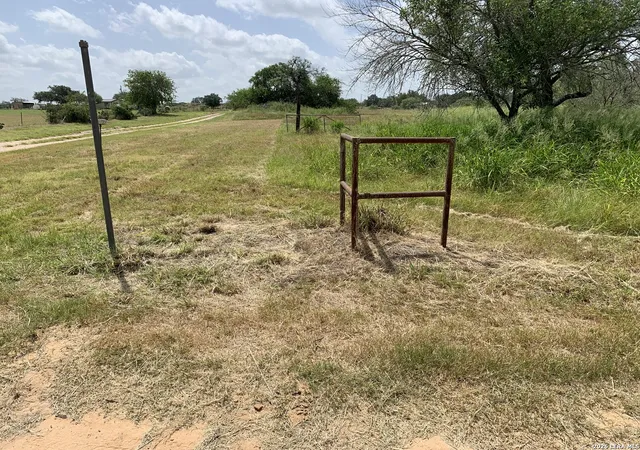 2nd image of 319 Karen Kourt, Devine, TX 78016 | MLS# 1996267