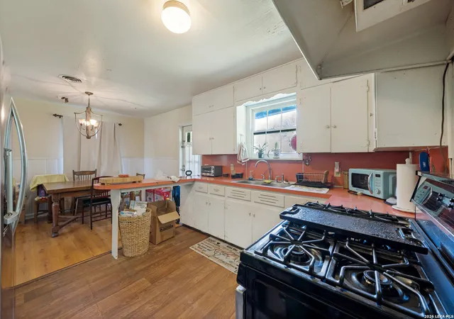 4th image of 1702 Karen Ave, Austin, TX 78757 | MLS# 1996274