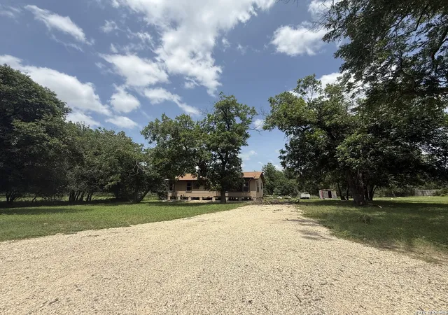 Homes for sale in Hondo, TX | 1201 Avenue J, Hondo, TX 78861 | MLS# 1996279