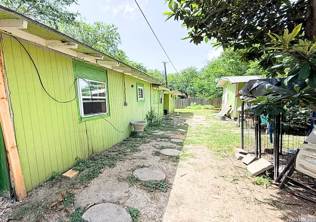 Homes for sale in San Antonio, TX | 1110 W Lynwood Ave, San Antonio, TX 78201 | MLS# 1996290