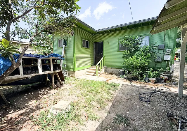 Homes for sale in San Antonio, TX | 1110 W Lynwood Ave, San Antonio, TX 78201 | MLS# 1996290