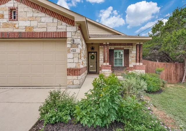 Homes for sale in Spring Branch, TX | 422 Weatherby Dr, Spring Branch, TX 78070 | MLS# 1996304