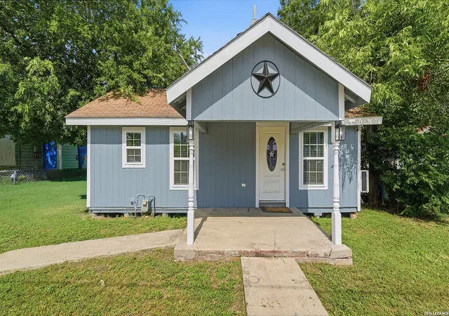 Homes for sale in Seguin, TX | 1407 N San Marcos, Seguin, TX 78155 | MLS# 1996318