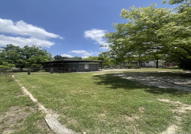 4th image of 496 Glenn Dr, Canyon Lake, TX 78133 | MLS# 1996345
