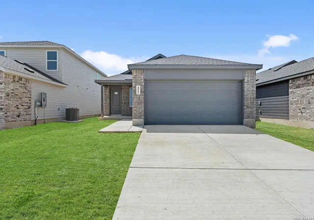 Homes for sale in New Braunfels, TX | 411 Sauvignon Pt, New Braunfels, TX 78130 | MLS# 1996377