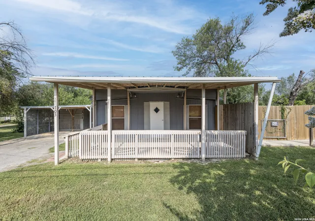 2nd image of 703 S Baylor, Cotulla, TX 78014 | MLS# 1996387