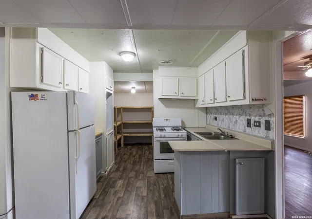 5th image of 703 S Baylor, Cotulla, TX 78014 | MLS# 1996387