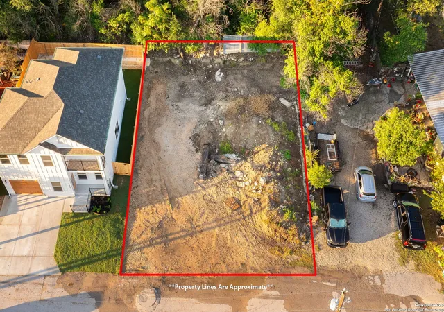 1st image of 404 Hill Ave, New Braunfels, TX 78130 | MLS# 1996390