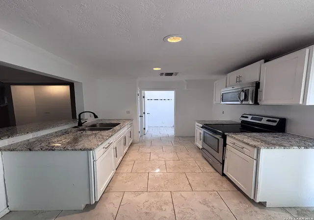 4th image of 9140 Timber Path #2405, San Antonio, TX 78250 | MLS# 1996423