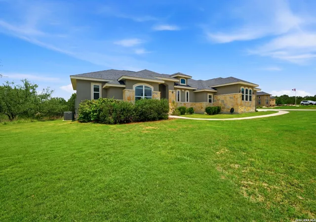 2nd image of 124 Merlin Ct, Spring Branch, TX 78070 | MLS# 1996446