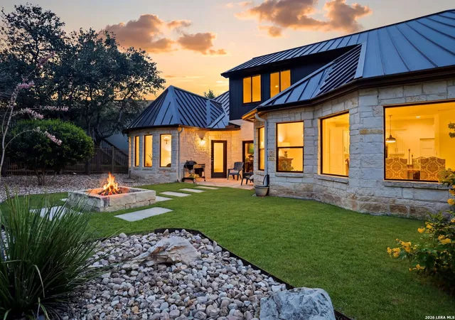 Photo 4 of Single family home for sale at 302 Left Lane, Horseshoe Bay, TX 78657 | MLS# 1996480 | Listing updated on 2026-08-10