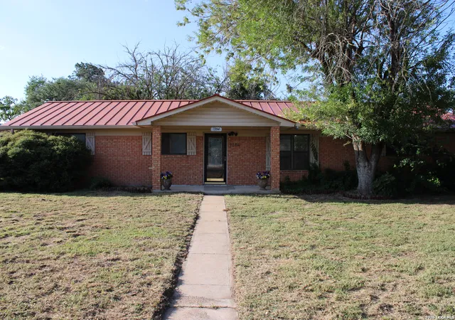 Homes for sale in Pleasanton, TX | 1204 W Goodwin St, Pleasanton, TX 78064 | MLS# 1996487
