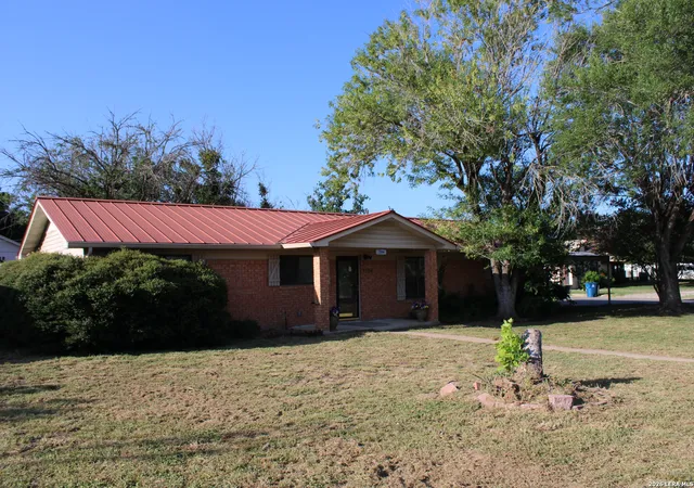 Homes for sale in Pleasanton, TX | 1204 W Goodwin St, Pleasanton, TX 78064 | MLS# 1996487