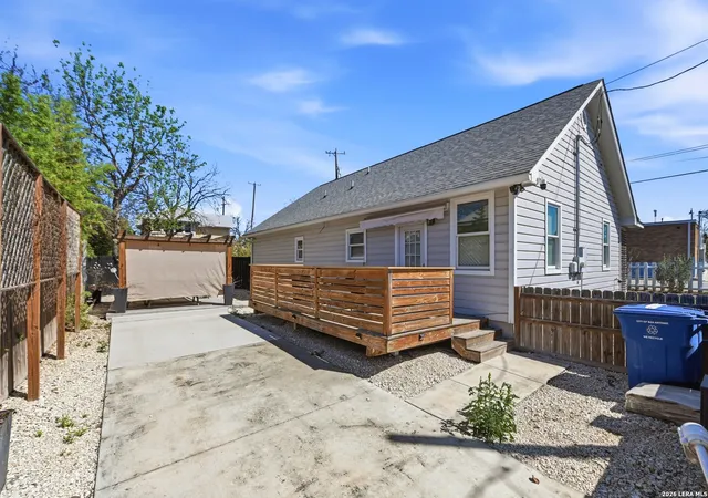 Homes for sale in San Antonio, TX | 419 N Hackberry St, San Antonio, TX 78202 | MLS# 1996501