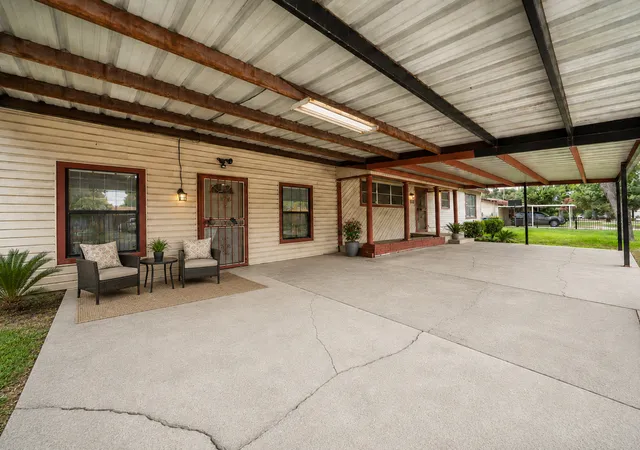 Photo 3 of Single family home for sale at 2714 Kaiser Dr, San Antonio, TX 78222 | MLS# 1996554 | Listing updated on 2026-09-15