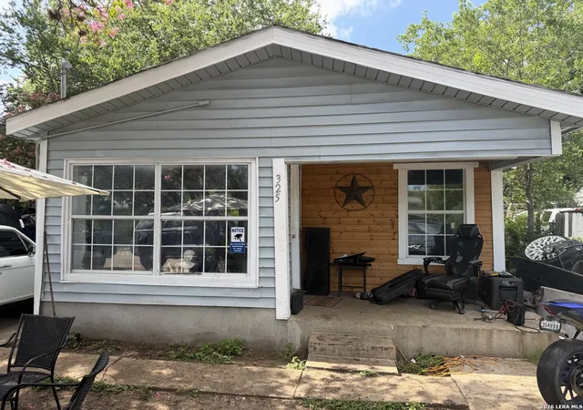1st image of 325 Sims, San Antonio, TX 78225 | MLS# 1996557